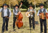Chirrines con Tololoche en Orange County – Grupo norteño