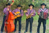 Norteños con Sax y Tololoche en Orange County, California